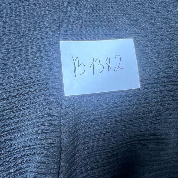 IZ Byer Textured Peplum Scoopneck Top Black Junior Size L - Picture 9 of 9